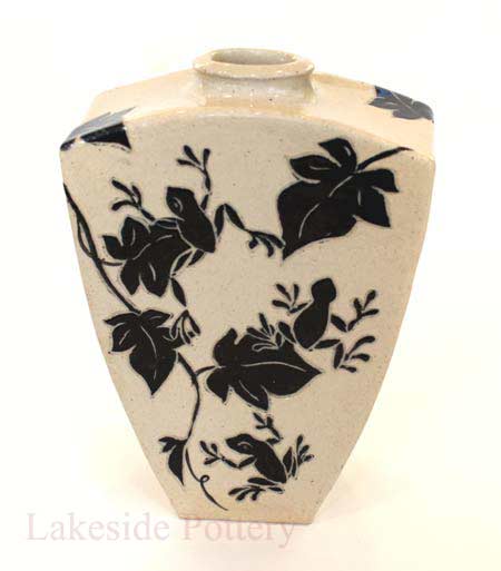 Sgraffito vase - hand built